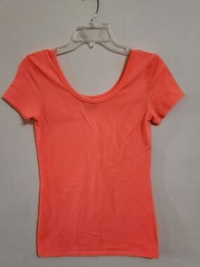 American Dream Coral Scoop Neck Short Sleeve Tee